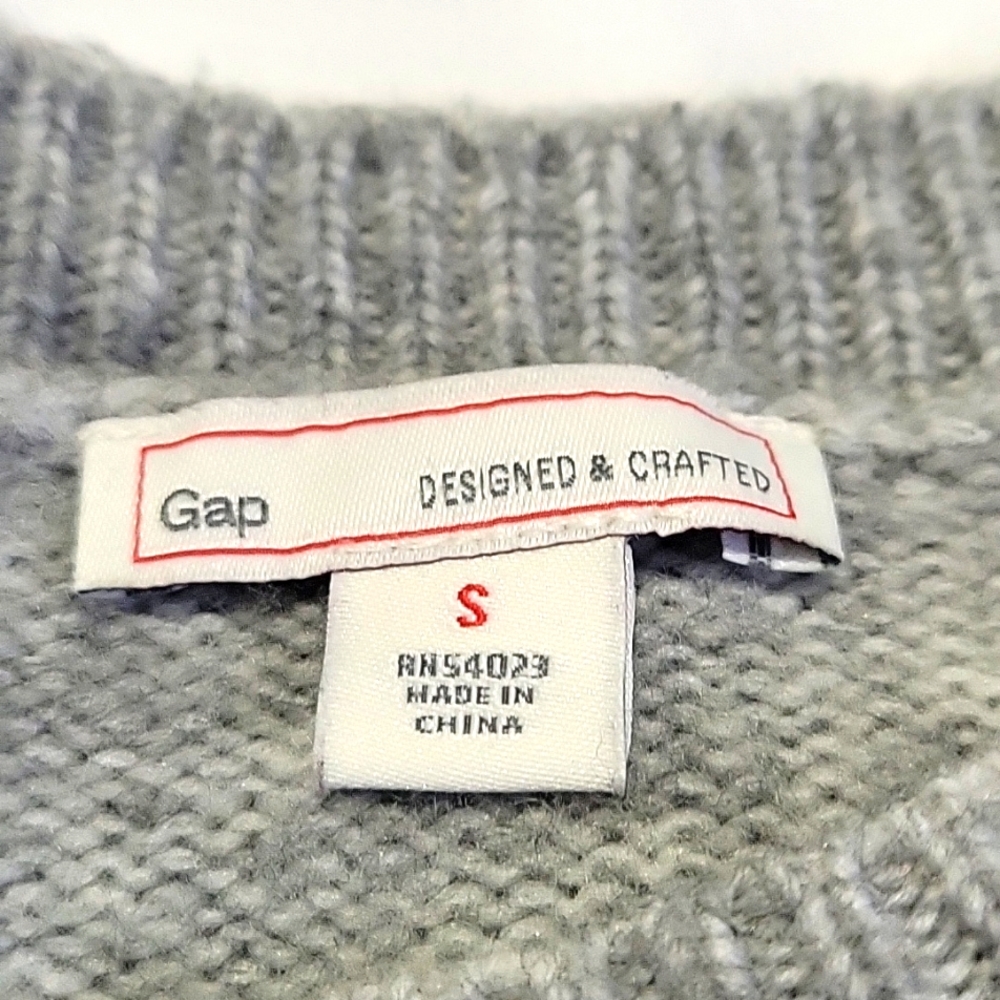 Gap Sweater (S) - Picture 3 of 6